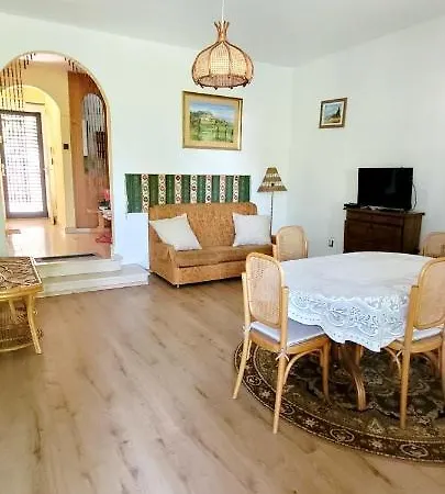 Ilkidó Ház Apartman *