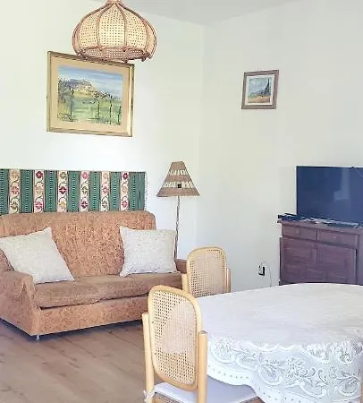 Ilkidó Ház Apartman *